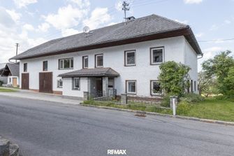 Zweifamilienhaus mit zwei Einheiten, großzügigem Garten und viel Stauraum