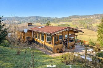 Naturidylle mit Stil - Charmantes Wohnhaus mit Wintergarten und großem Garten