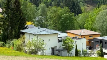 Neuwertiges ARCHITEKTEN HANGHAUS in sonniger TOPLAGE mit GRÜNBLICK in die Ferne