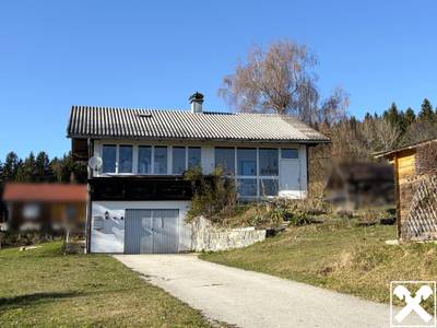Wohnhaus mit Panoramablick und großem Garten