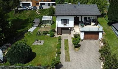 Viel Grün. Große Terrasse. 3 Garagenplätze. Nur 14 km bis Linz-Auhof.