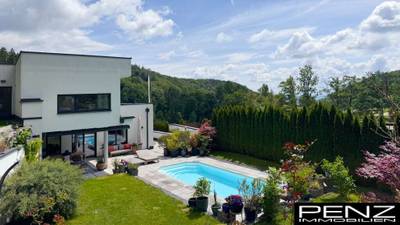 LICHTENBERG: Architektur trifft Natur - Exklusive Designvilla mit Pool und Panoramablick
