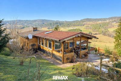 Naturidylle mit Stil - Charmantes Wohnhaus mit Wintergarten und großem Garten